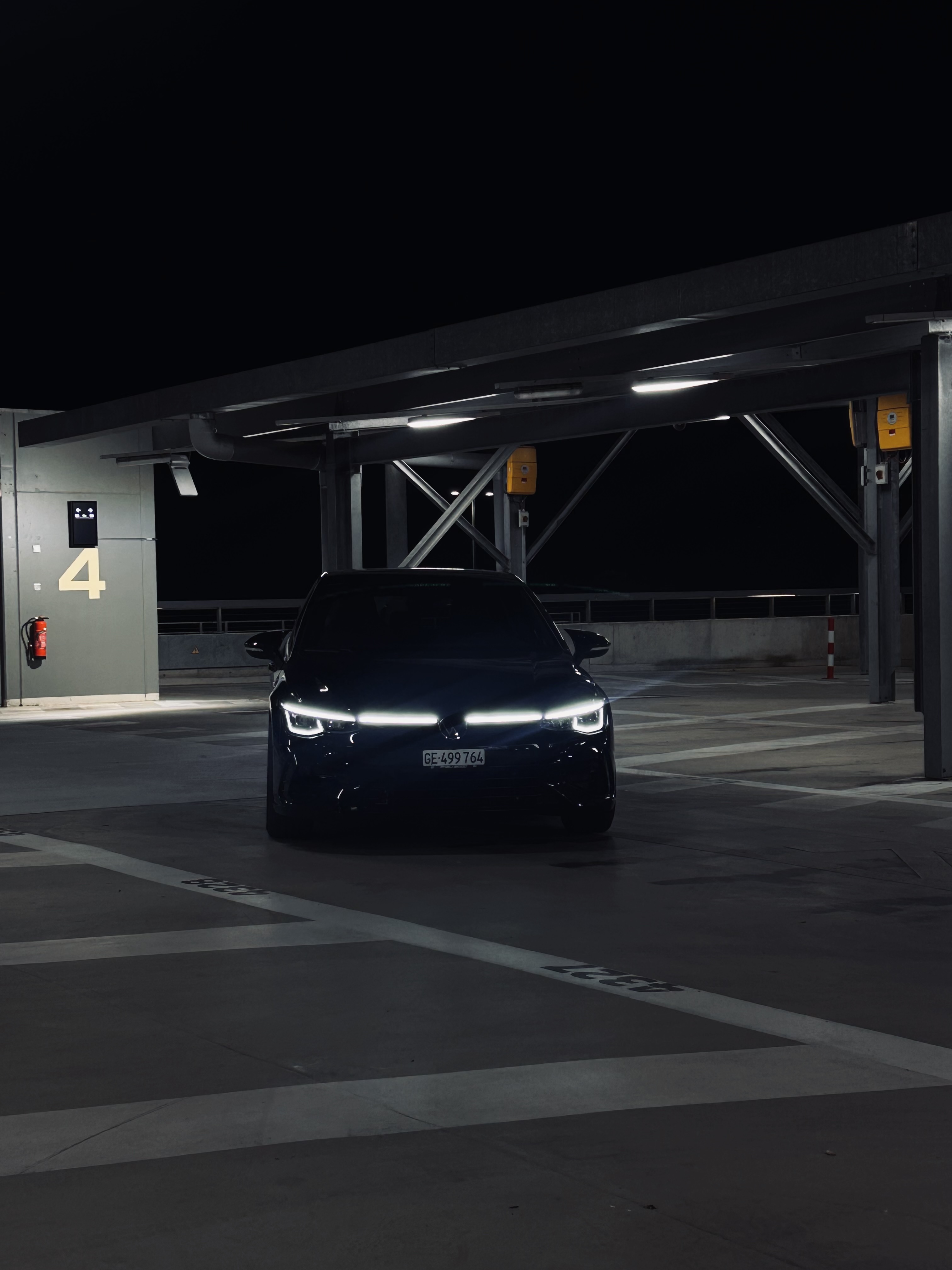 VW Golf 8R